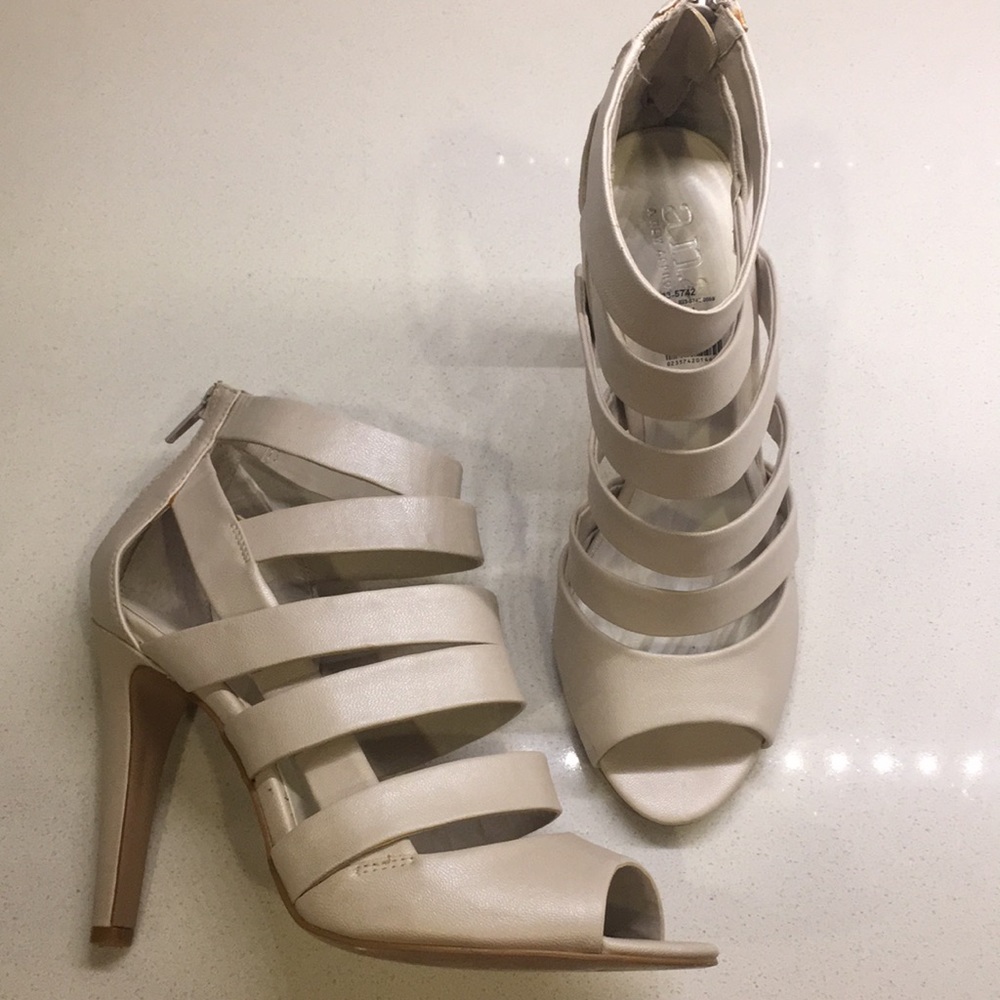 Heels - Picture 1 of 5